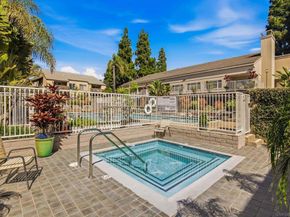 8581 Villa La Jolla Dr G, La Jolla CA 92037