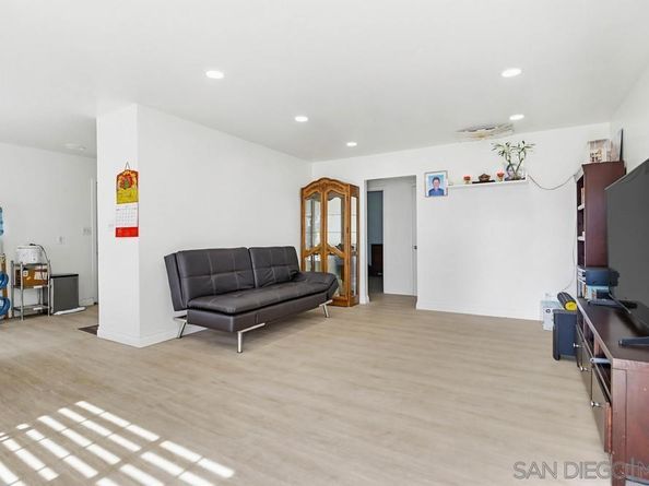 5436 Division St, San Diego CA 92114