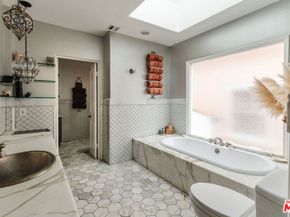 2116 3rd Street, Santa Monica CA 90405