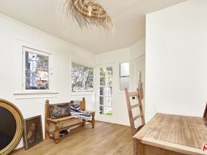 230 Sherman Canal, Venice CA 90291
