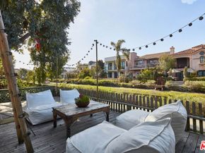 230 Sherman Canal, Venice CA 90291