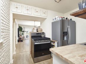 230 Sherman Canal, Venice CA 90291