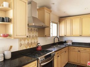 1711 Grismer Avenue 72, Burbank CA 91504