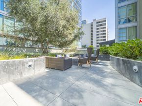 901 S Flower Street 714, Los Angeles CA 90015