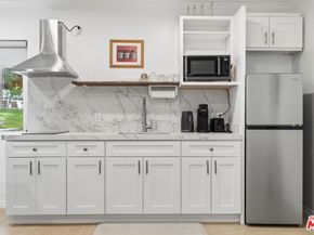 22650 Jameson Drive, Calabasas CA 91302