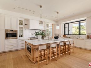 13164 Boca De Canon Lane, Los Angeles CA 90049