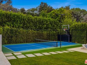 13164 Boca De Canon Lane, Los Angeles CA 90049