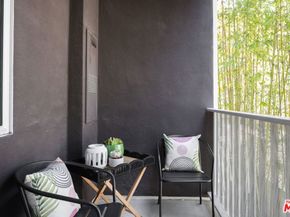 749 S Cloverdale Avenue 102, Los Angeles CA 90036