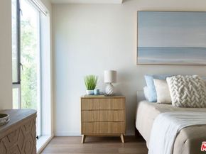749 S Cloverdale Avenue 102, Los Angeles CA 90036