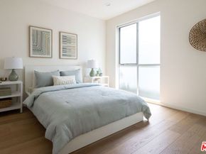749 S Cloverdale Avenue 102, Los Angeles CA 90036