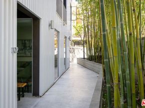 749 S Cloverdale Avenue 102, Los Angeles CA 90036
