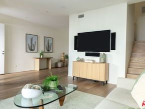 749 S Cloverdale Avenue 102, Los Angeles CA 90036