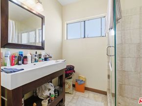 519 N Exton Avenue, Inglewood CA 90302