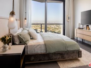 211 W Elm Court 3A, Los Angeles CA 90067