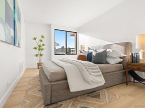 5726 La Jolla BLV 206, La Jolla CA 92037
