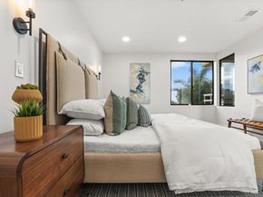 5726 La Jolla BLV 206, La Jolla CA 92037