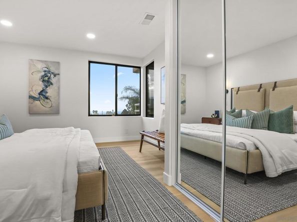 5726 La Jolla BLV 206, La Jolla CA 92037