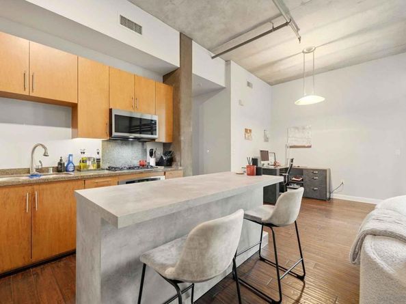 1050 Island ave 422, San Diego CA 92101