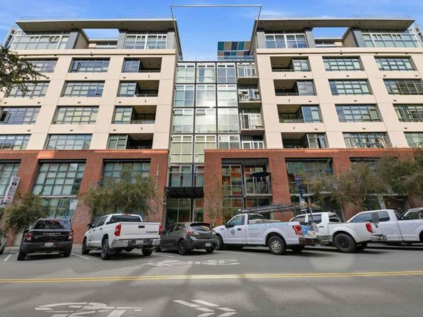 1050 Island ave 422, San Diego CA 92101