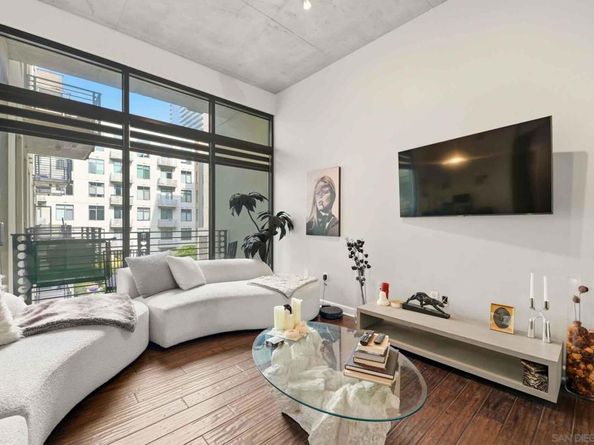 1050 Island ave 422, San Diego CA 92101