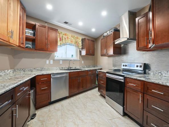 553 3rd Ave, Redwood City CA 94063