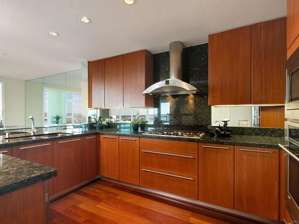 1205 Pacific Hwy 2002, San Diego CA 92101