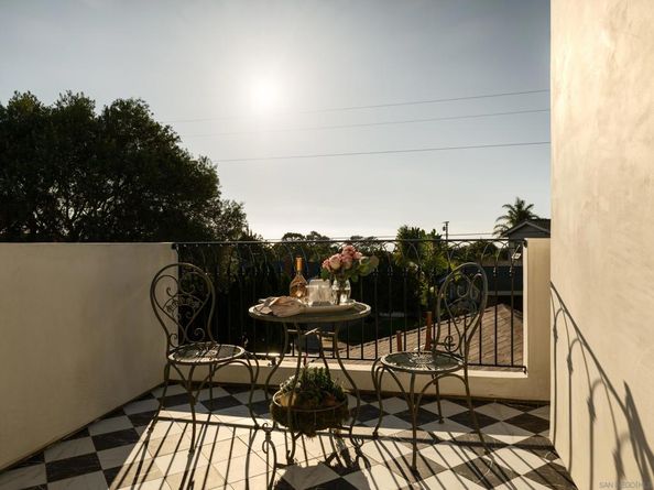 8901 Nottingham Place, La Jolla CA 92037