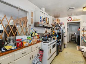 2747 Fairfield St, San Diego CA 92110