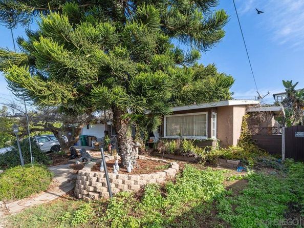 2747 Fairfield St, San Diego CA 92110