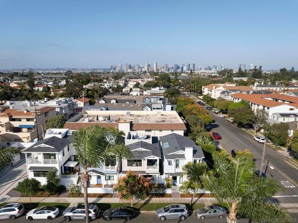 825 9th St., Coronado CA 92118