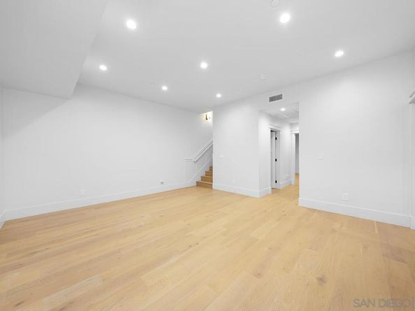 825 9th St., Coronado CA 92118