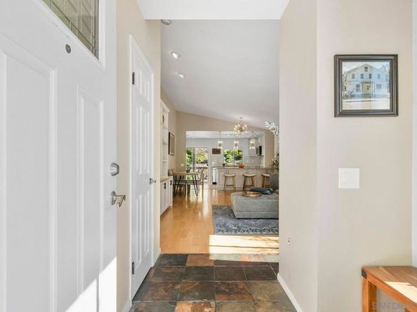 12061 Rue Des Amis, San Diego CA 92131