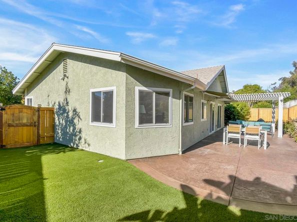 12061 Rue Des Amis, San Diego CA 92131