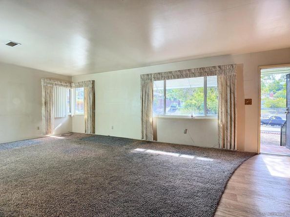 9174 Rosedale Dr, Spring Valley CA 91977