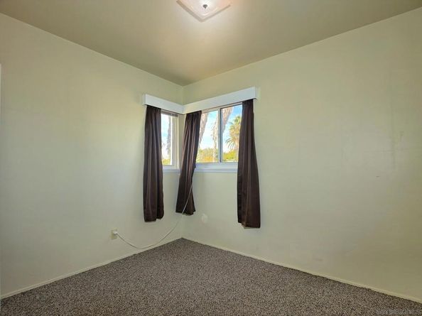 9174 Rosedale Dr, Spring Valley CA 91977