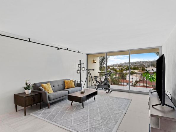 4944 Cass St 604, San Diego CA 92109