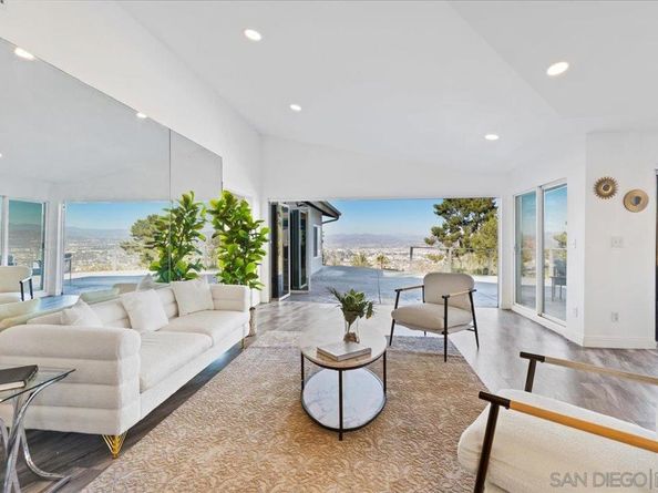 5030 Helix Ter, La Mesa CA 91941