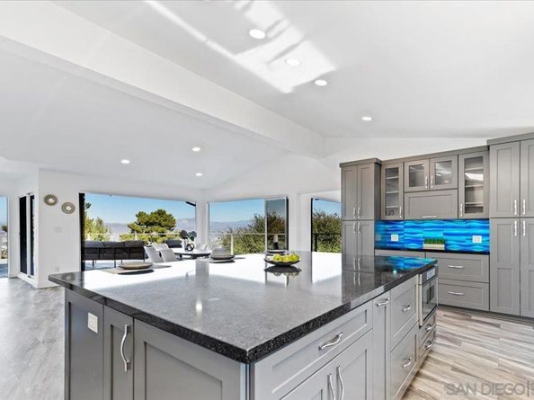 5030 Helix Ter, La Mesa CA 91941