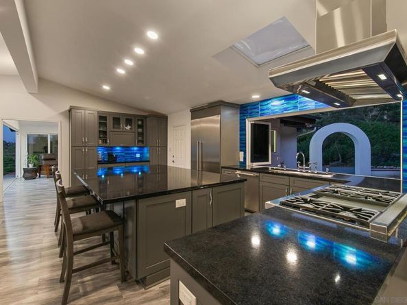 5030 Helix Ter, La Mesa CA 91941