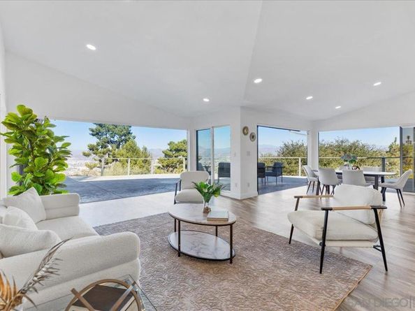 5030 Helix Ter, La Mesa CA 91941