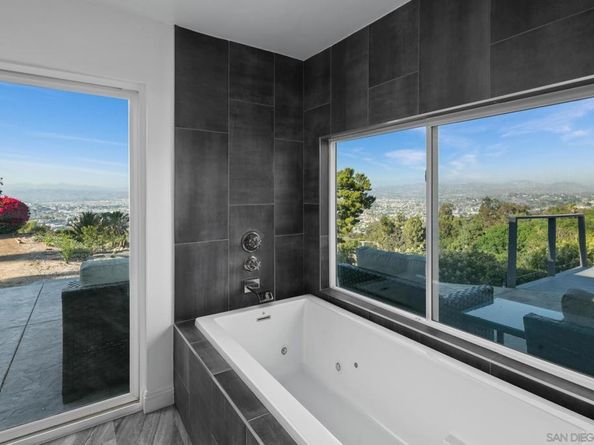 5030 Helix Ter, La Mesa CA 91941