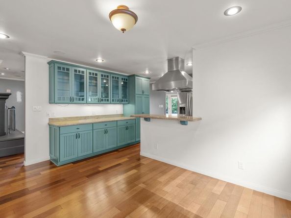 4975 Dawes St, San Diego CA 92109