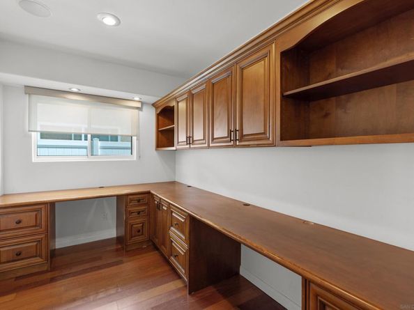 4975 Dawes St, San Diego CA 92109