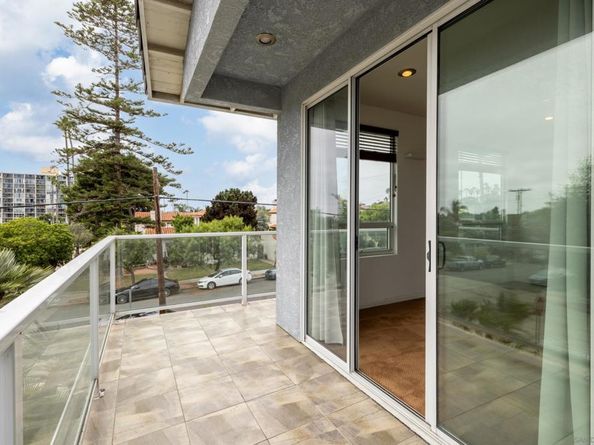 4975 Dawes St, San Diego CA 92109