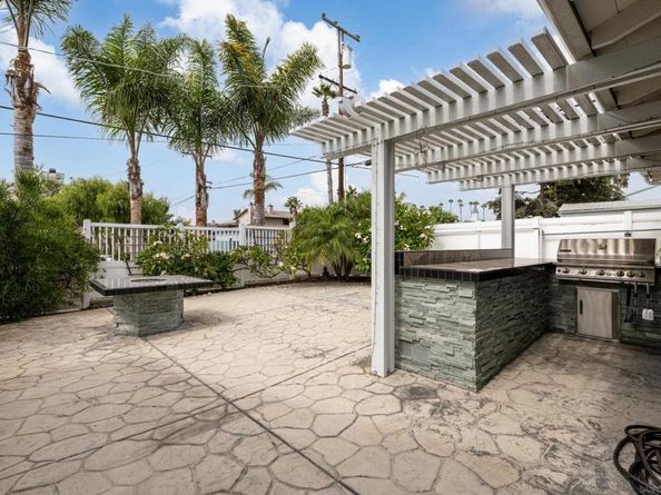 4975 Dawes St, San Diego CA 92109