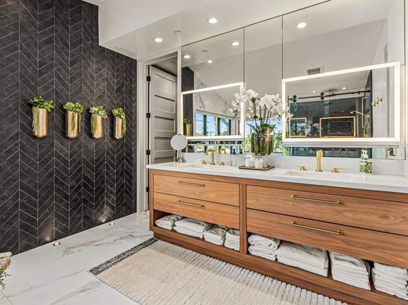 3301 Lincoln St, Carlsbad CA 92008