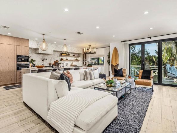 3301 Lincoln St, Carlsbad CA 92008