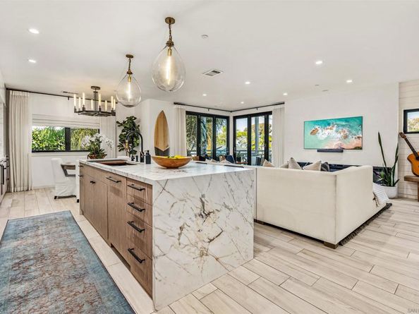 3301 Lincoln St, Carlsbad CA 92008