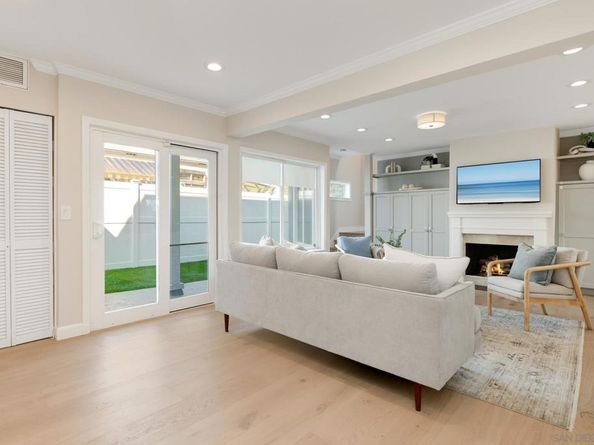 302 E Ave, Coronado CA 92118