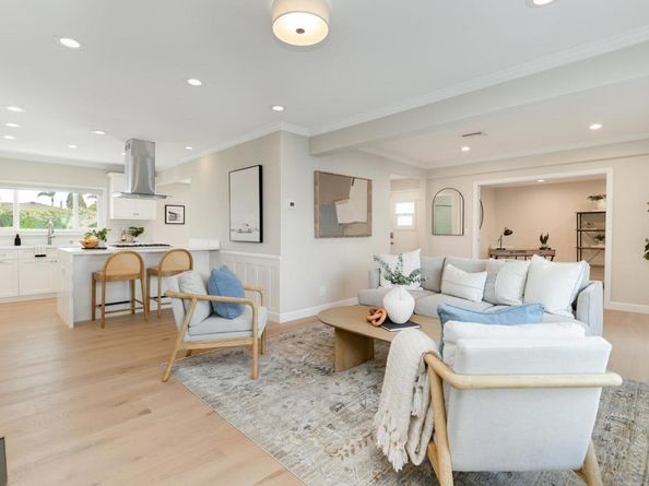 302 E Ave, Coronado CA 92118